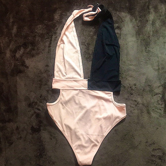 DARLING and Sultry Swimsuit 🤎 - Picture 7 of 8